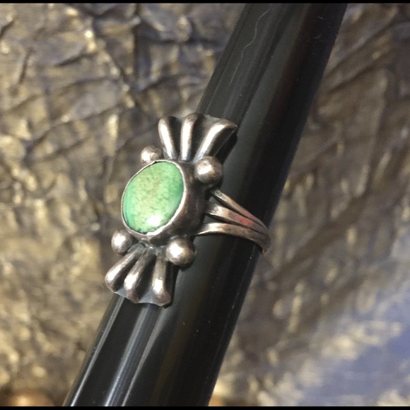 Navajo Turquoise Green Native American Sterling silver Ring - Picture 2 of 5